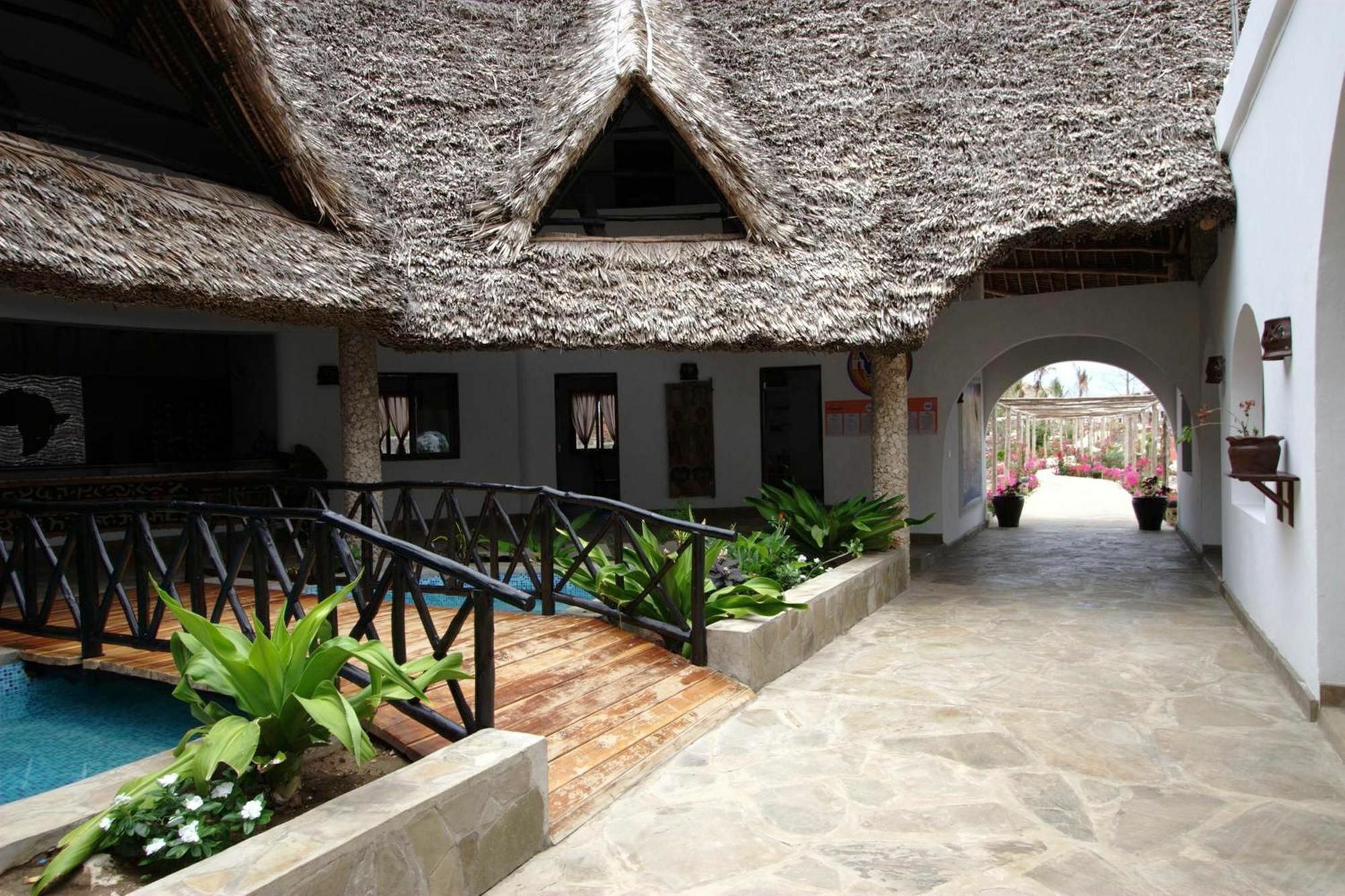 Jumbo Watamu Hotel Exterior foto