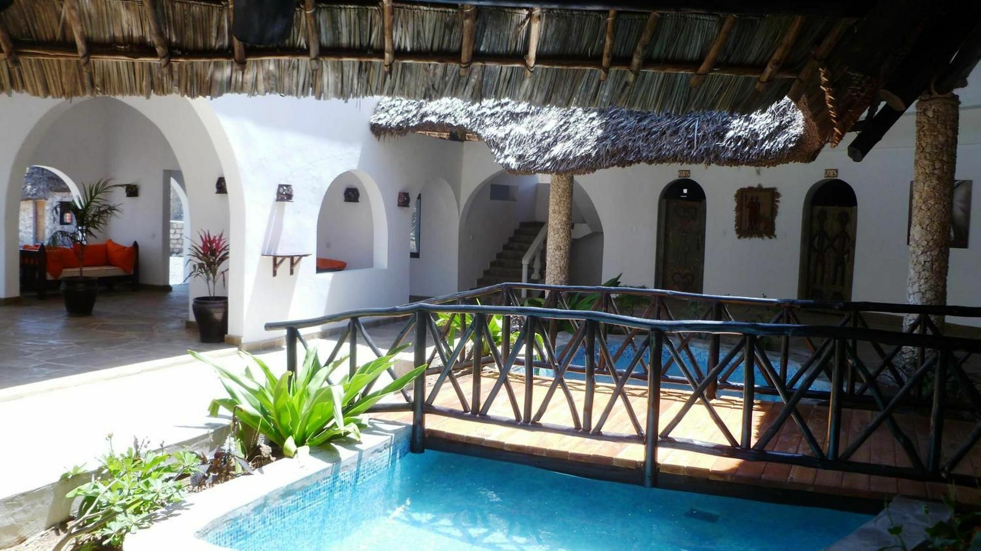 Jumbo Watamu Hotel Exterior foto